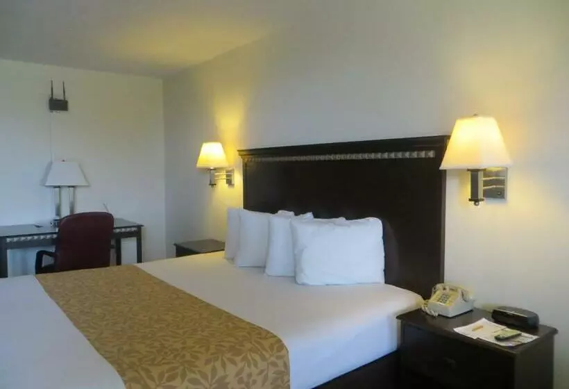 Echo Hotel & Conference Center