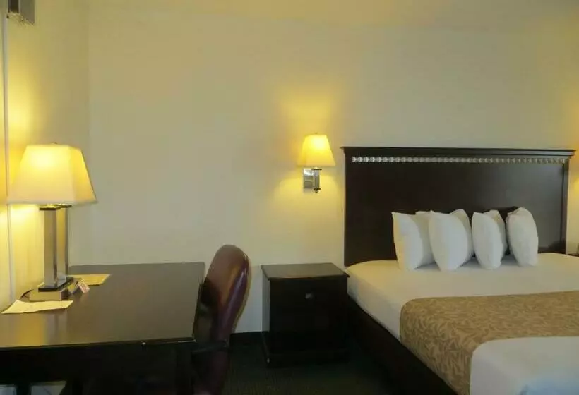 Echo Hotel & Conference Center