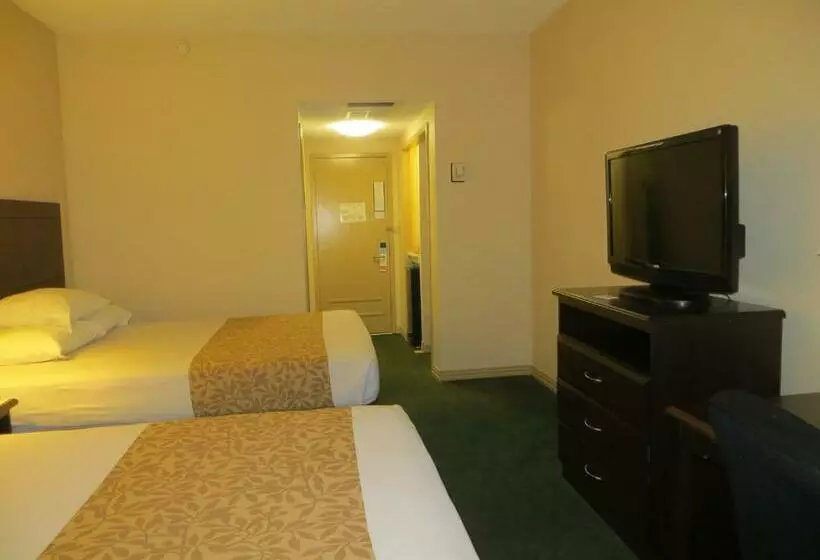 Echo Hotel & Conference Center