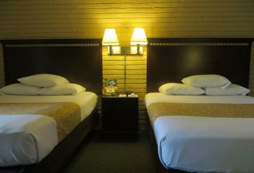 Echo Hotel & Conference Center