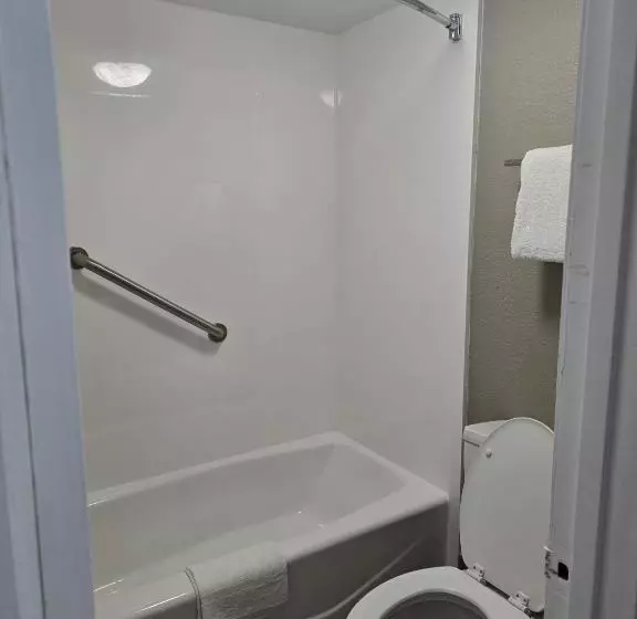 ホテル Americas Express Inn South Hill