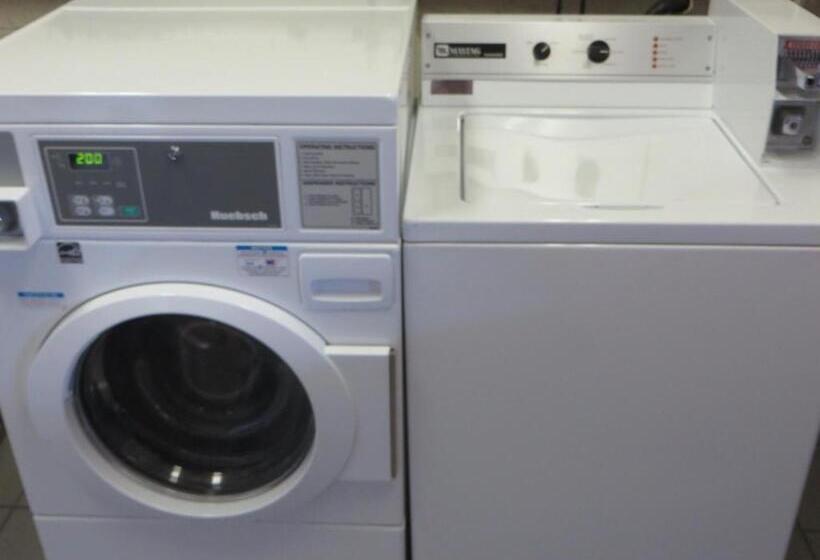 فندق Anaheim Desert Inn & Suites