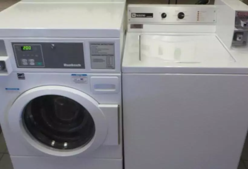 Szálloda Anaheim Desert Inn & Suites