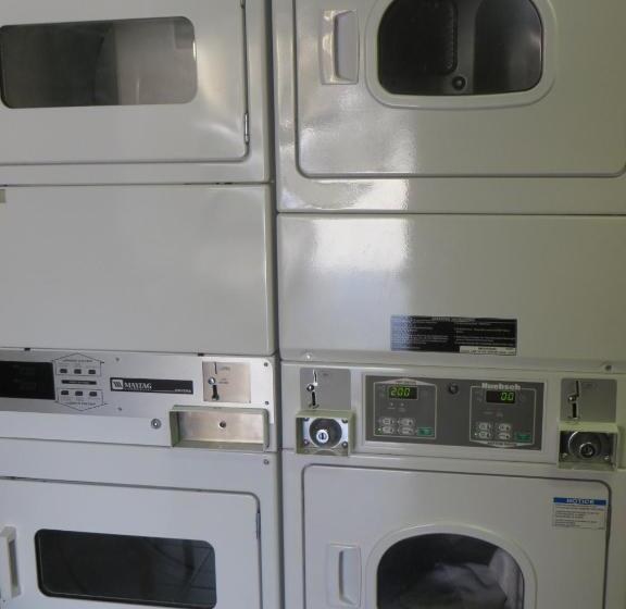 فندق Anaheim Desert Inn & Suites