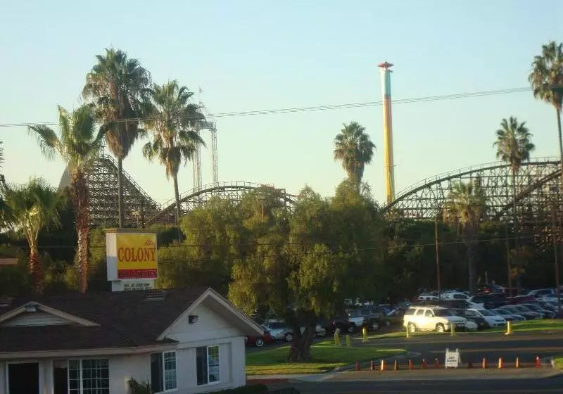 Отель Colony Inn