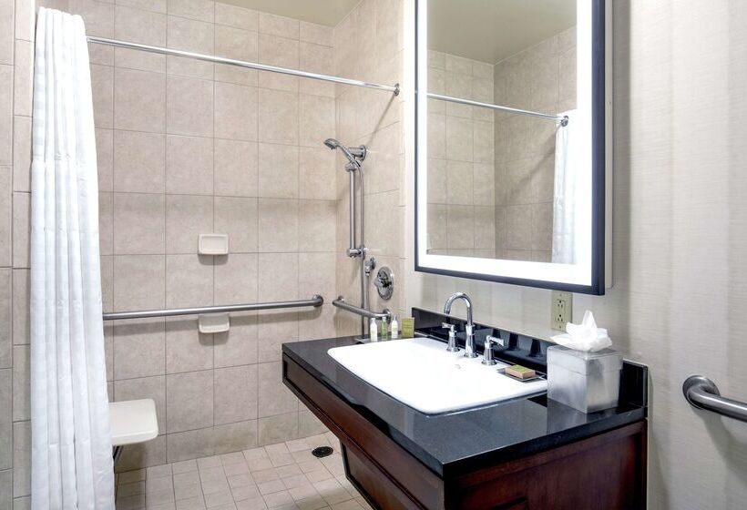 Doubletree By Hilton Hotel Nashville Downtown