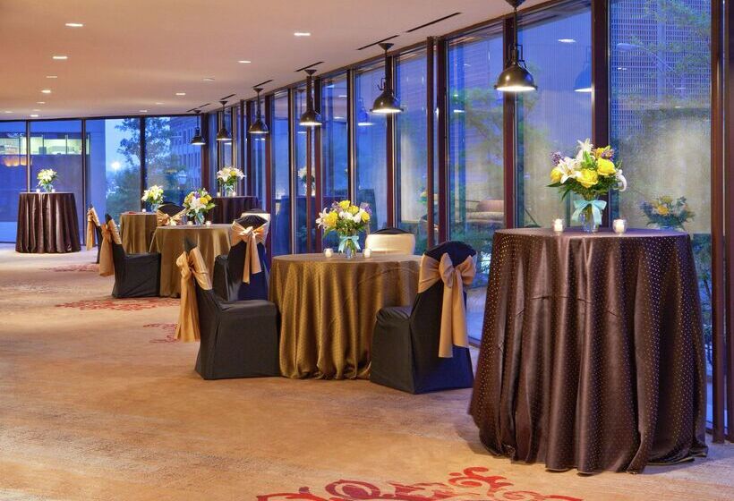 Doubletree By Hilton Hotel Nashville Downtown