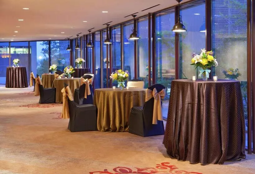 Doubletree By Hilton Hotel Nashville Downtown