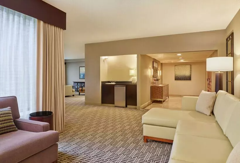 فندق Doubletree By Hilton Houston Intercontinental Airport