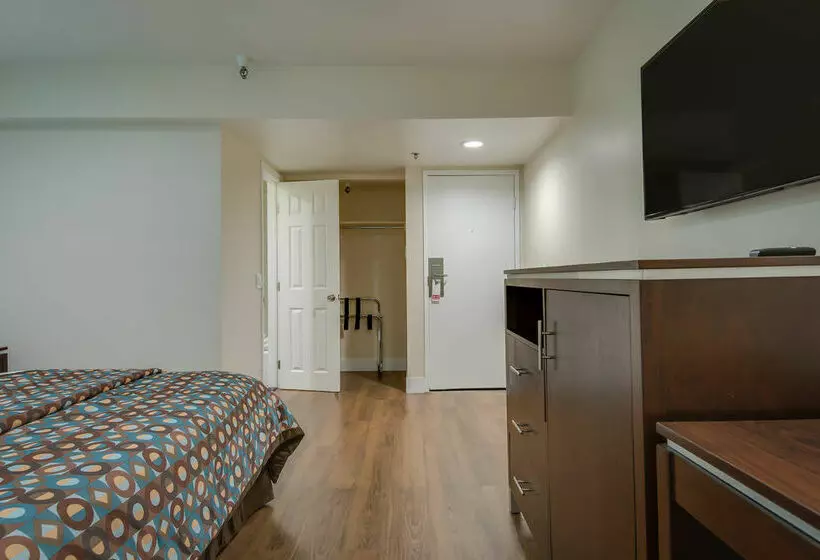 호텔 Vagabond Inn Executive Bakersfield Downtowner