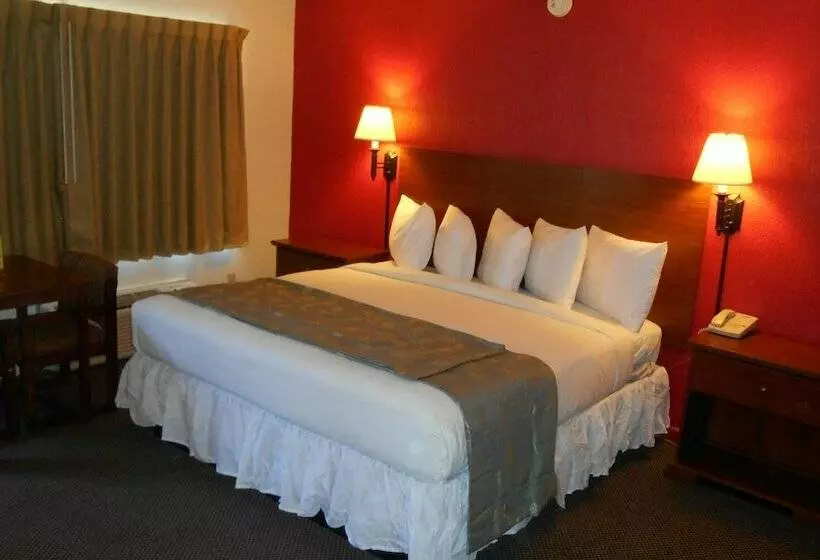 فندق Econo Lodge Inn & Suites