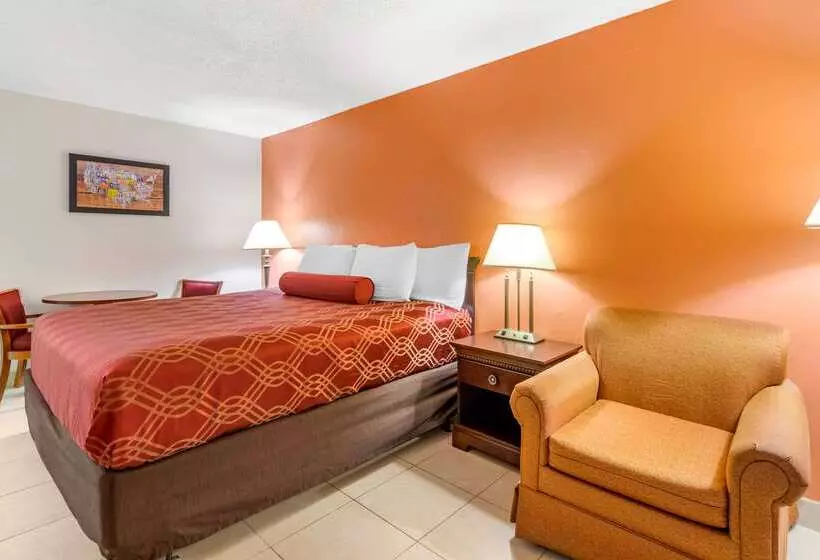 هتل Econo Lodge North