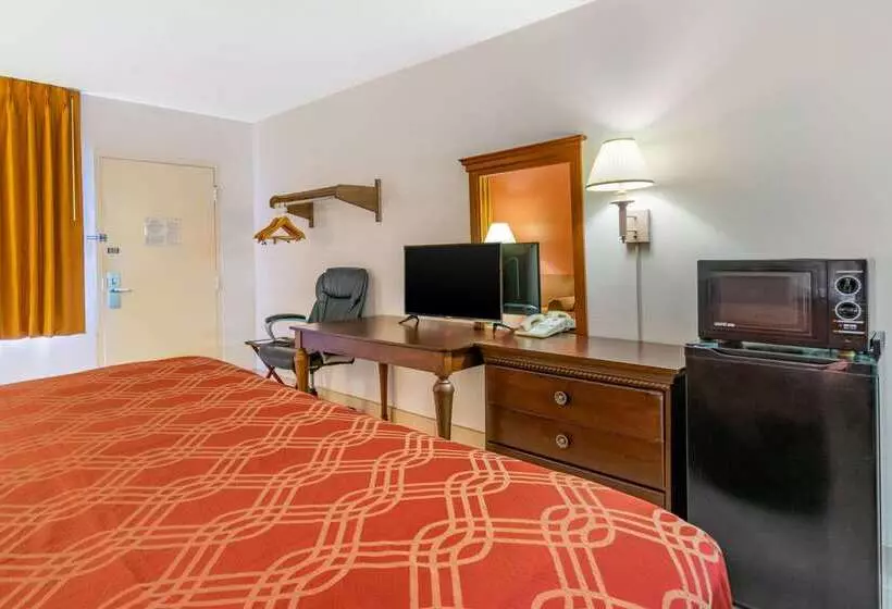 هتل Econo Lodge North