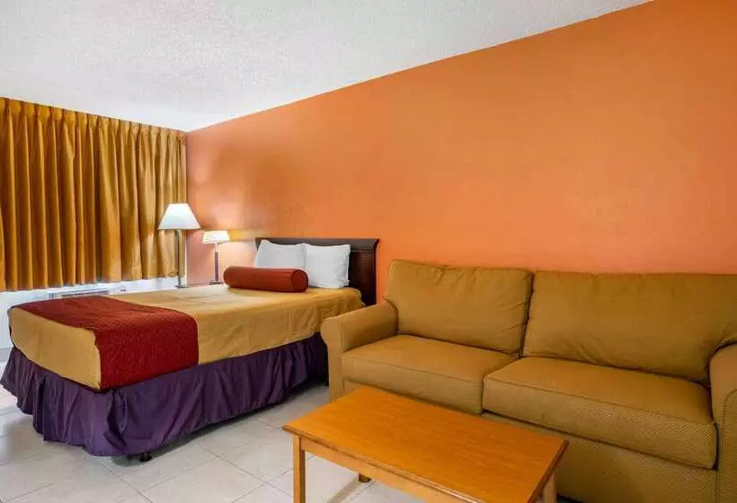 هتل Econo Lodge North