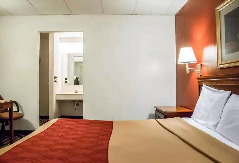 בית מלון כפרי Econo Lodge