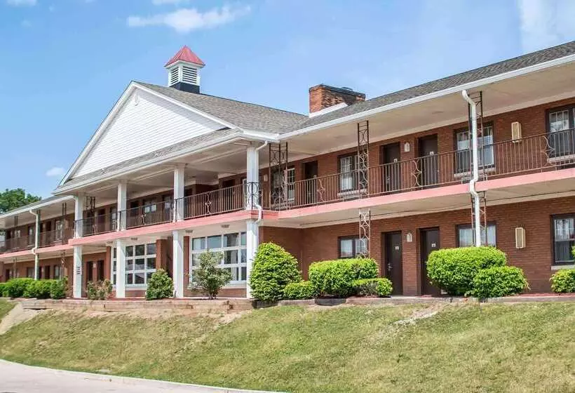 בית מלון כפרי Econo Lodge