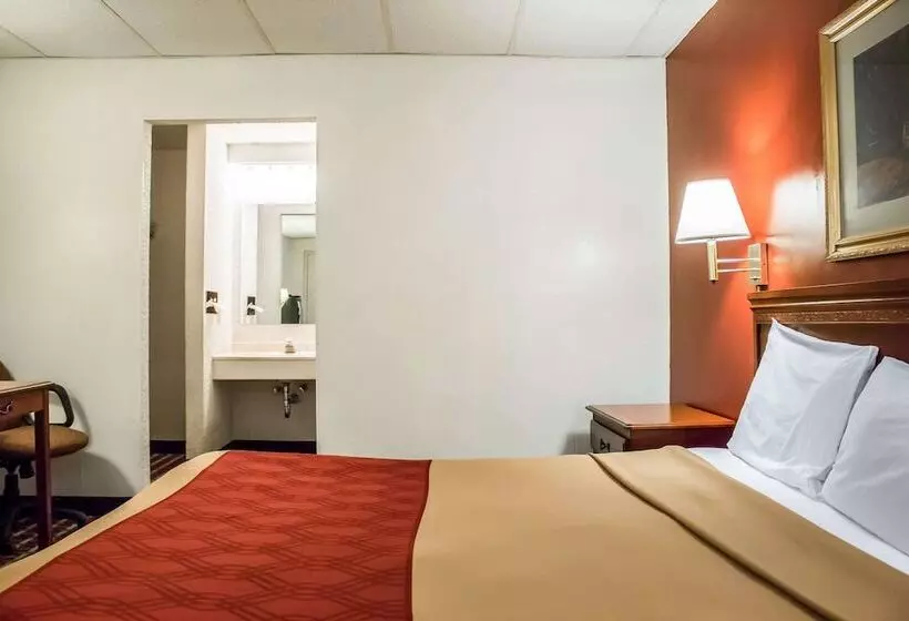 בית מלון כפרי Econo Lodge