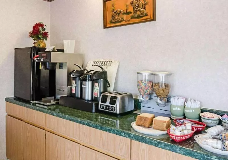 ホテル Economy Inn