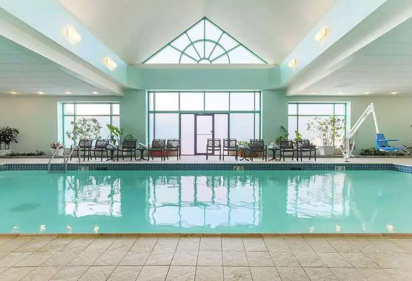 Отель Embassy Suites By Hilton Chicago Lombard Oak Brook