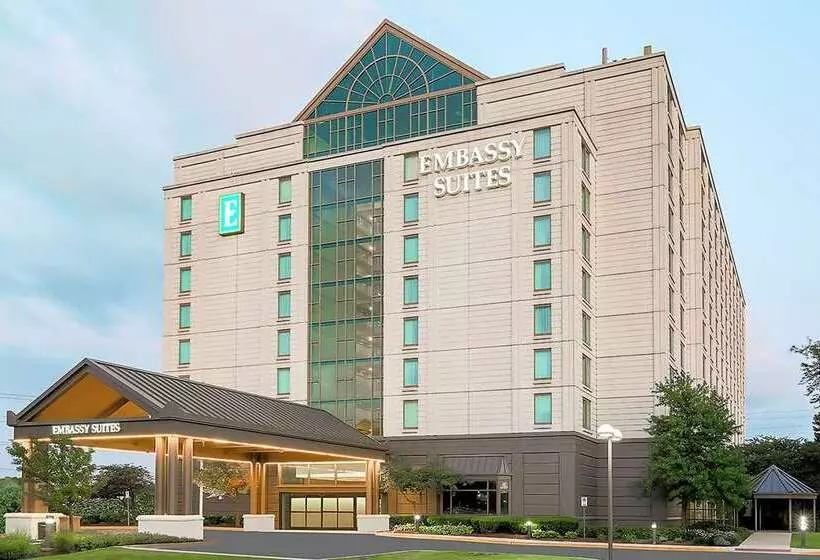 Отель Embassy Suites By Hilton Chicago Lombard Oak Brook