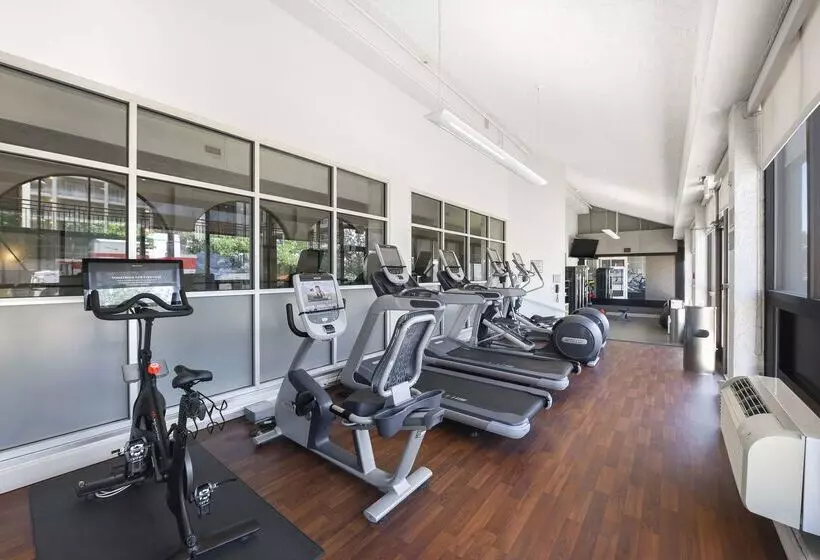 Отель Embassy Suites By Hilton Denver Tech Center North