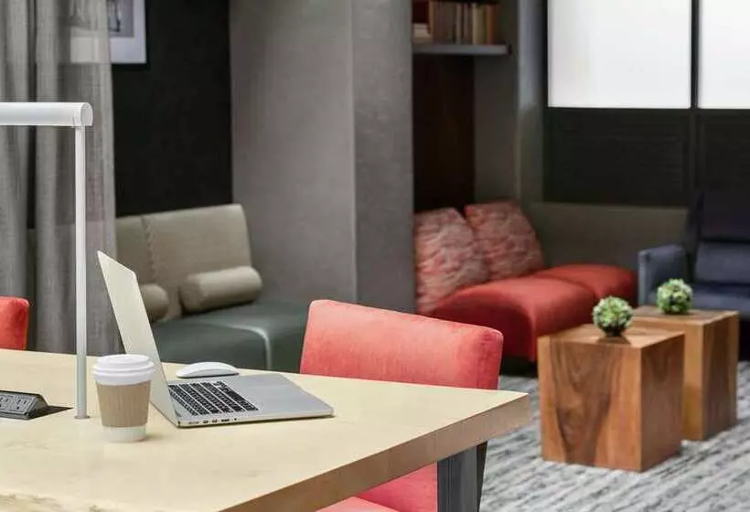 فندق Embassy Suites By Hilton Los Angeles Downey