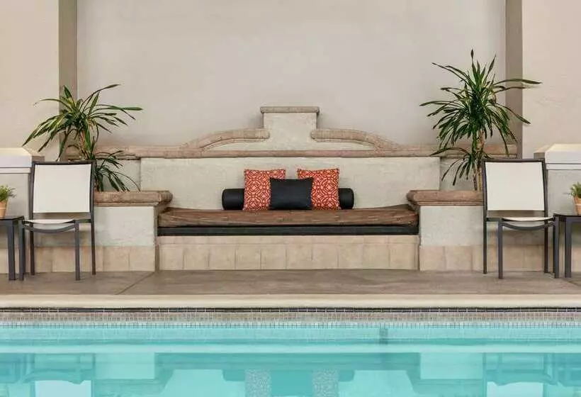 فندق Embassy Suites By Hilton Los Angeles Downey