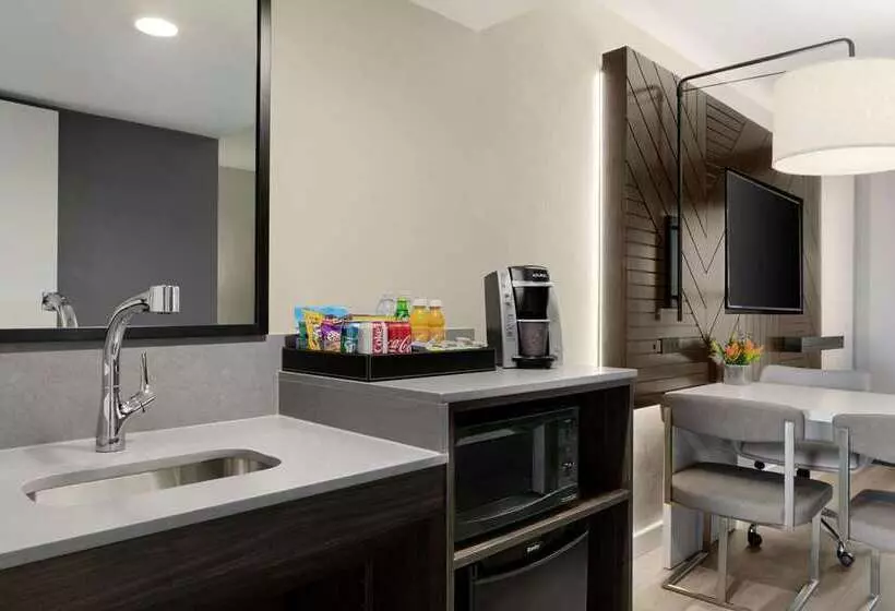 فندق Embassy Suites By Hilton Los Angeles Downey