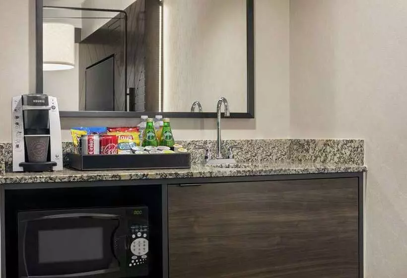 فندق Embassy Suites By Hilton Los Angeles Downey