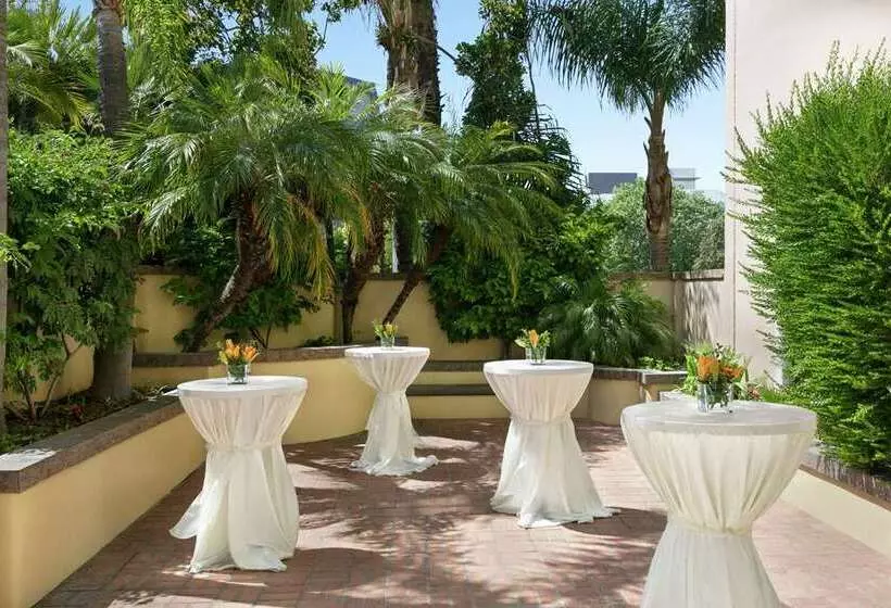 فندق Embassy Suites By Hilton Los Angeles Downey