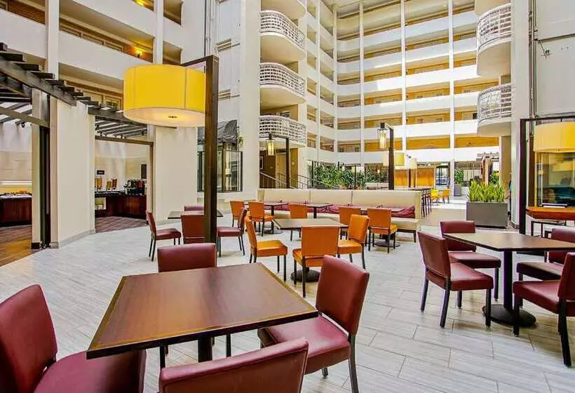 ホテル Embassy Suites By Hilton San Antonio Nw I10