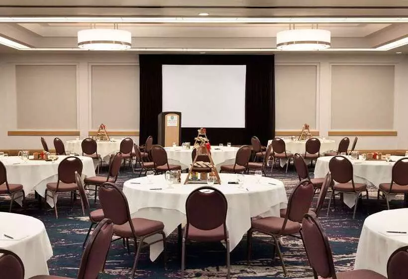 Отель Embassy Suites By Hilton San Luis Obispo