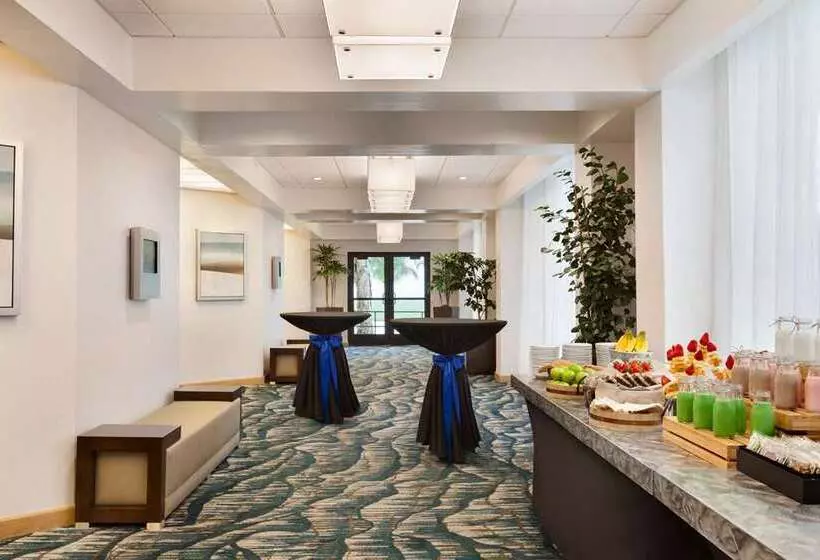 Отель Embassy Suites By Hilton San Luis Obispo
