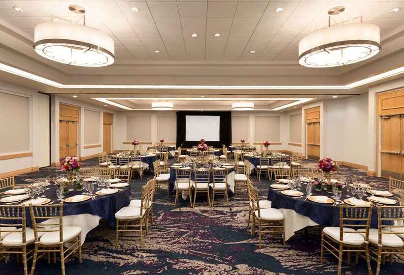 هتل Embassy Suites By Hilton San Luis Obispo