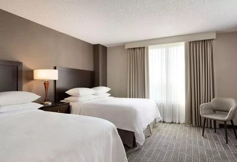 Отель Embassy Suites By Hilton Chicago Lombard Oak Brook