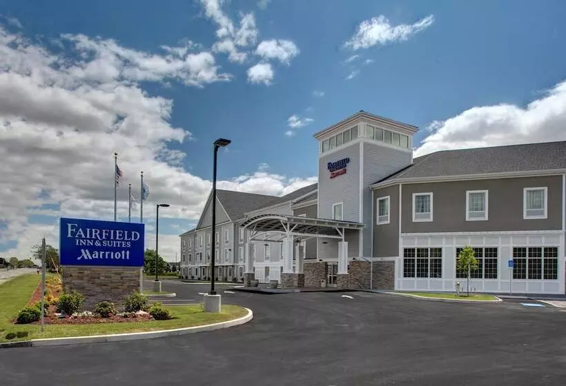 Отель Fairfield Inn & Suites By Marriott Cape Cod Hyannis