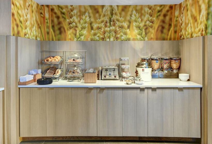 هتل Fairfield Inn & Suites By Marriott Cape Cod Hyannis