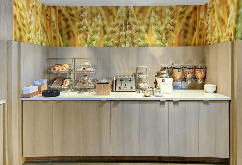 Отель Fairfield Inn & Suites By Marriott Cape Cod Hyannis