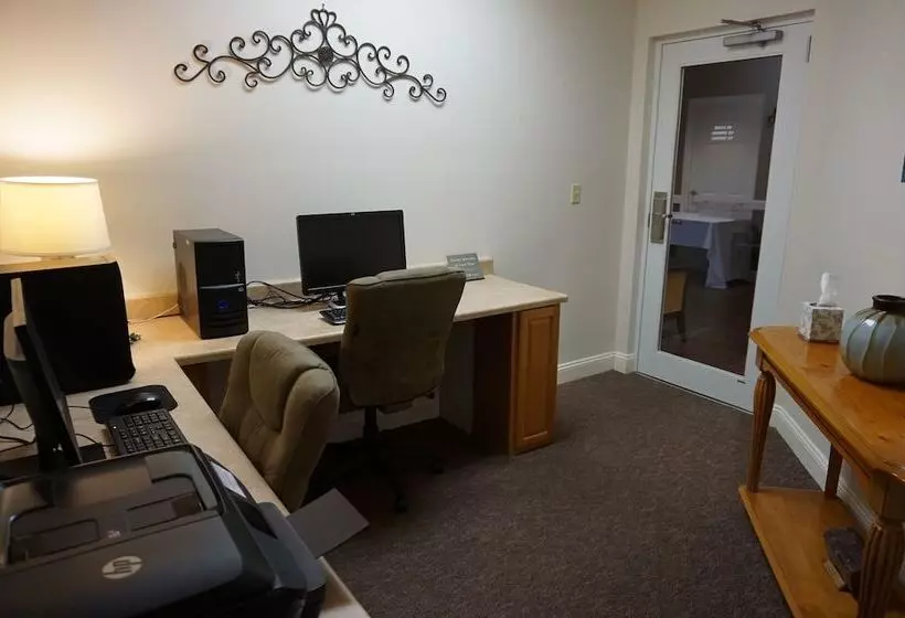 ホテル Findlay Inn And Conference Center