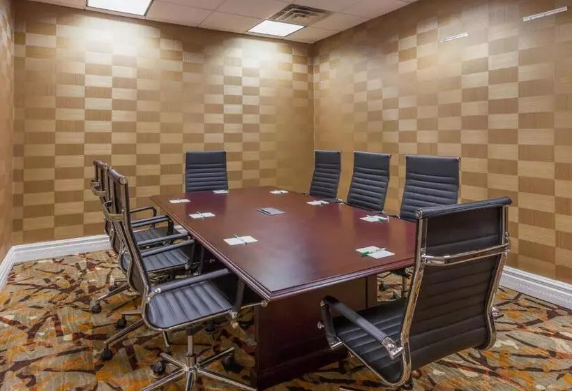 Holiday Inn Hotel & Suites Oklahoma City North, An Ihg