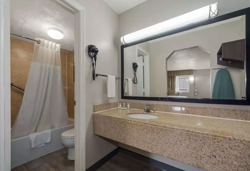ホテル Quality Inn Charleston  West Ashley