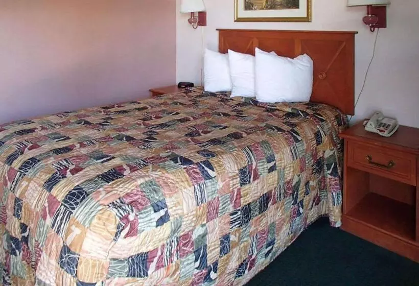 ホテル Rodeway Inn Leesburg Chain Of Lakes