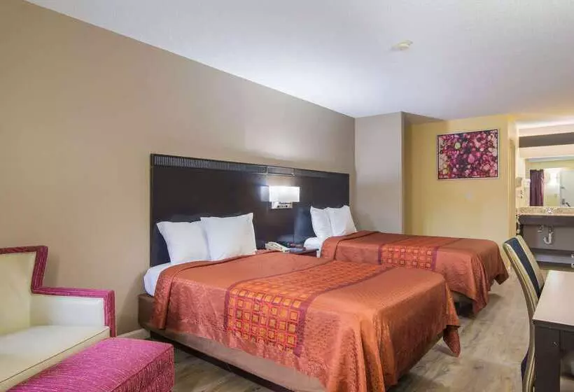 Отель Rodeway Inn & Suites Monroevillepittsburgh
