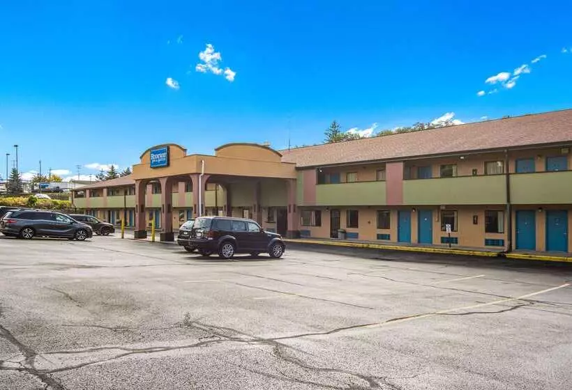 Отель Rodeway Inn & Suites Monroevillepittsburgh