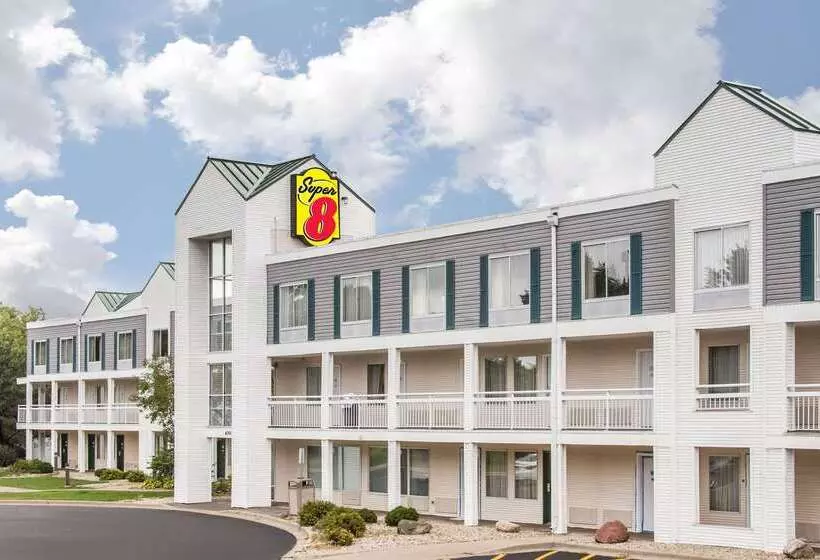 هتل Super 8 By Wyndham Madison East