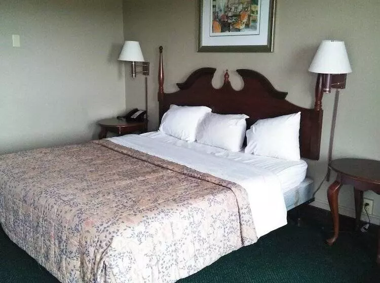 호텔 Whalers Inn And Suites