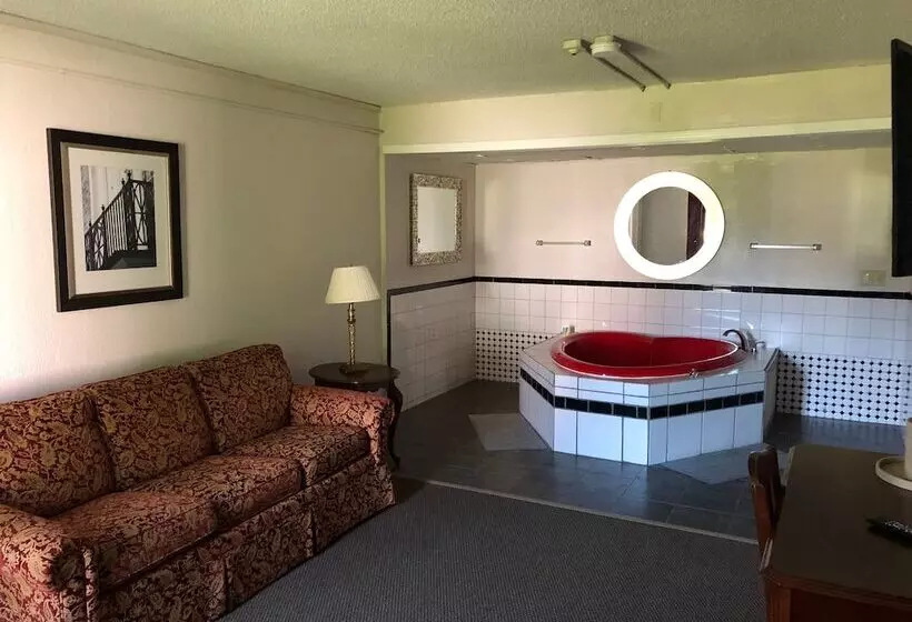 호텔 Whalers Inn And Suites