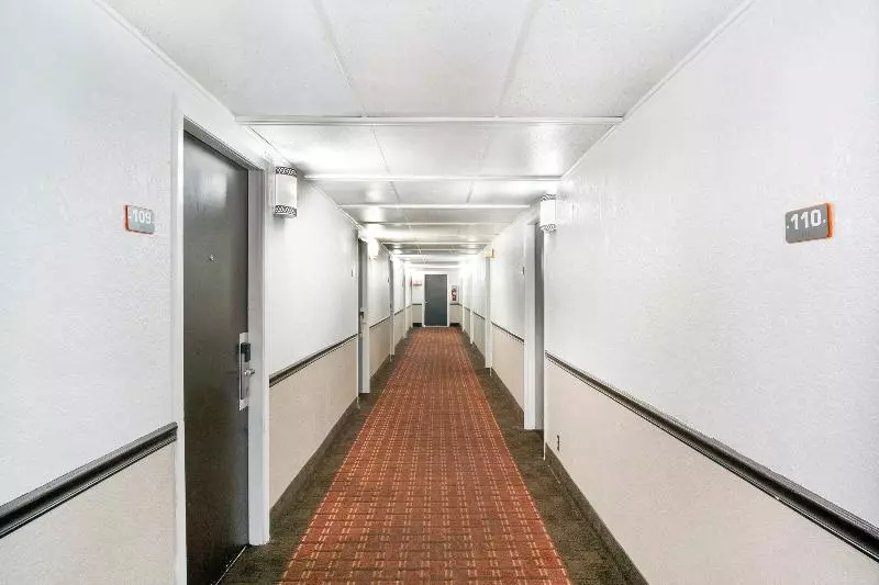 فندق Oyo Townhouse Dodge City Ks