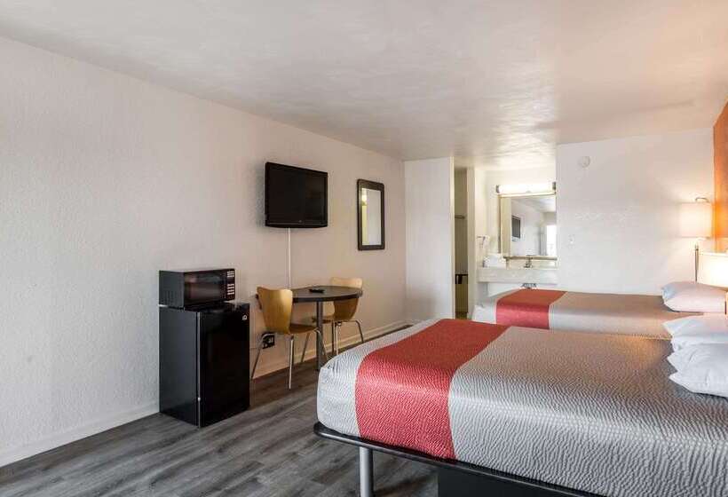 Motel 6 Portsmouth, Va