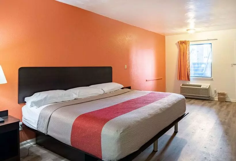 Motel 6 Portsmouth, Va